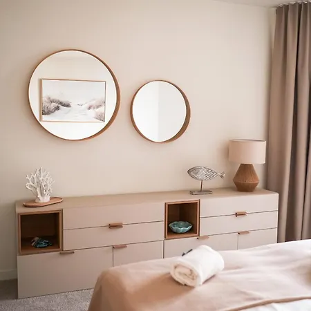 Апартаменты Pinea Tuz Przy Plazy - Baseny, Sauny, Jacuzzi Поберово